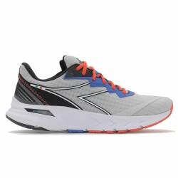 Zapatillas de Running para Adultos Diadora Mythos Blushield Volo 2 Hombre Gris claro